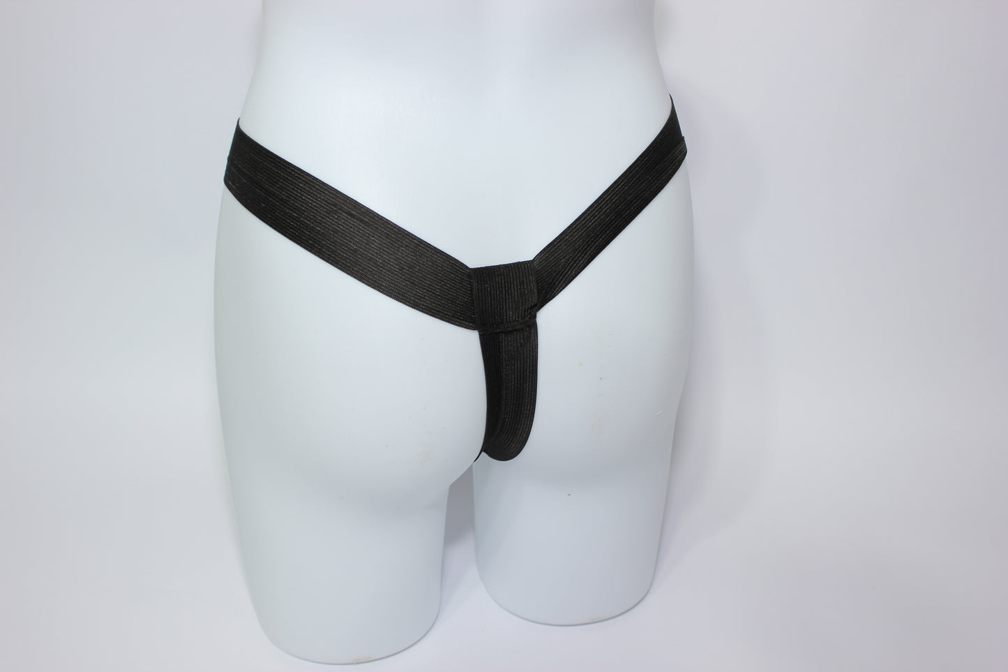 Small 5.5' Dildo Strap On l Basic Design l Removable Insert